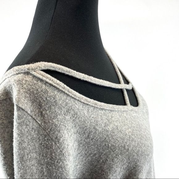 Poof soft grey knit criss-cross vneck top -  S - Picture 6 of 16